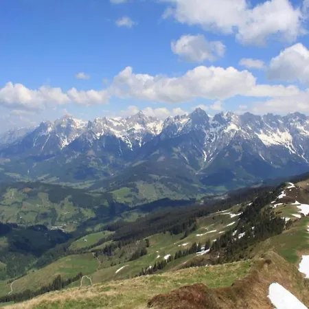 In Saalfelden Near Slopes, Cleaning Included Daire *